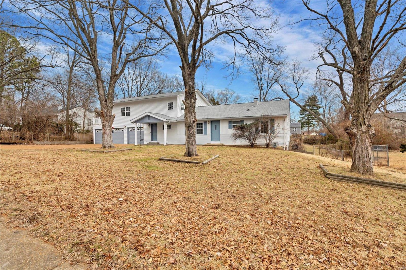 Homes for sale in Ballwin, MO | 204 Lark Hill Ln, Ballwin, MO 63021 | MLS# MIS25006071