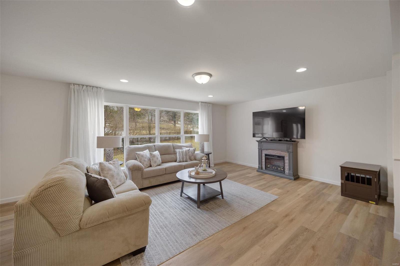 Homes for sale in Fenton, MO | 859 Summit Bluff Ct, Fenton, MO 63026 | MLS# MIS25006294