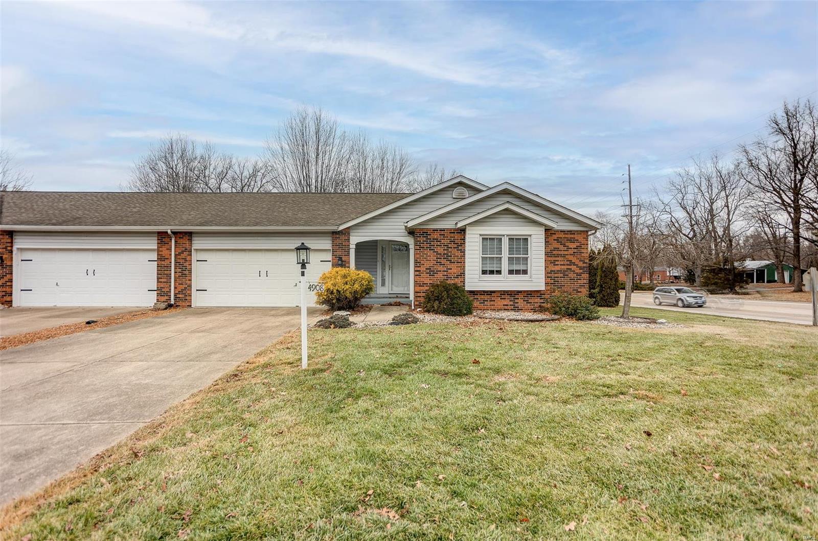 Homes for sale in Godfrey, IL | 4908 Blu Fountain Dr #B-4, Godfrey, IL 62035 | MLS# MIS25006880