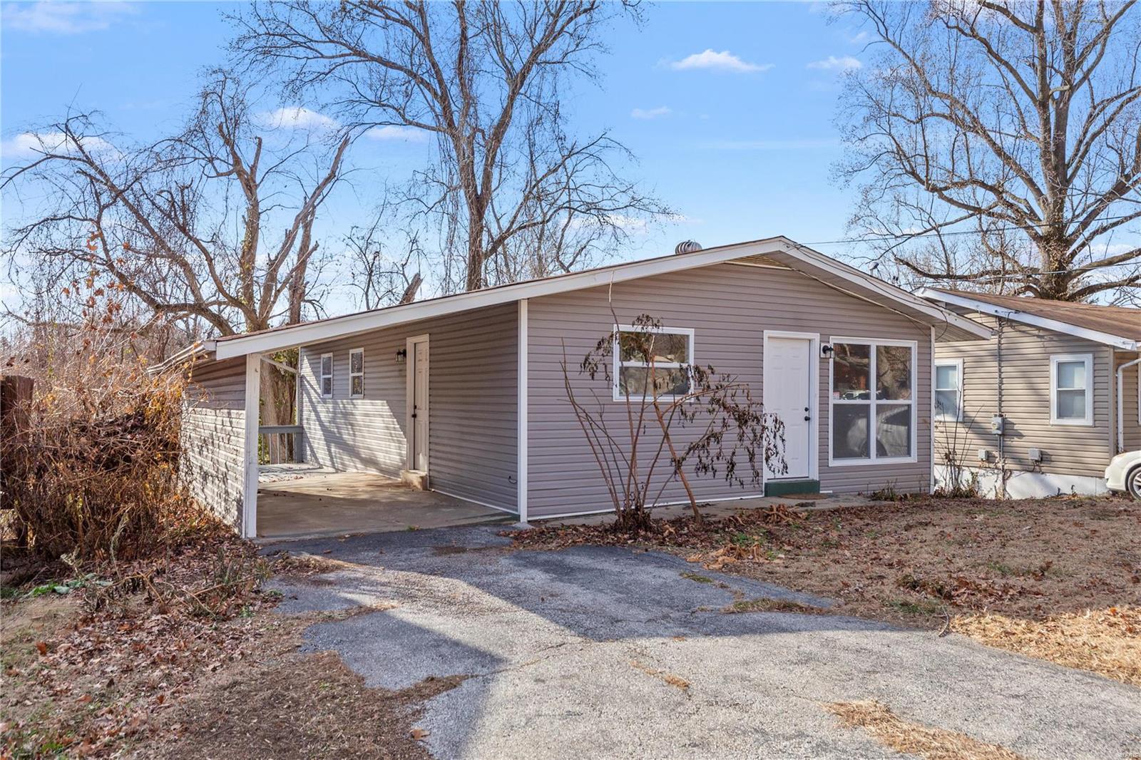 Homes for sale in St. Louis, MO | 9839 Jeffrey Dr, St. Louis, MO 63137 | MLS# MIS25007164