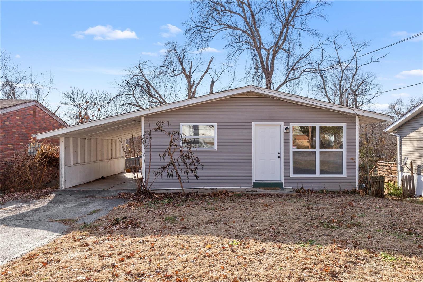 Homes for sale in St. Louis, MO | 9839 Jeffrey Dr, St. Louis, MO 63137 | MLS# MIS25007164