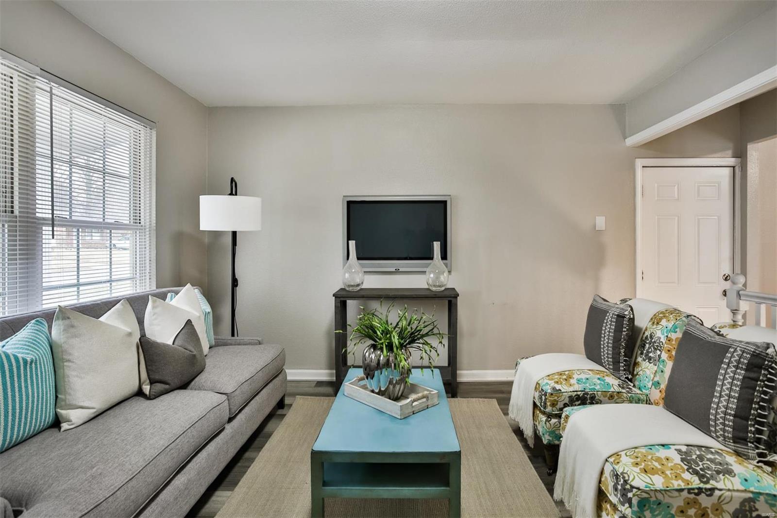 Homes for sale in St. Louis, MO | 10217 Royal Dr, St. Louis, MO 63136 | MLS# MIS25007184