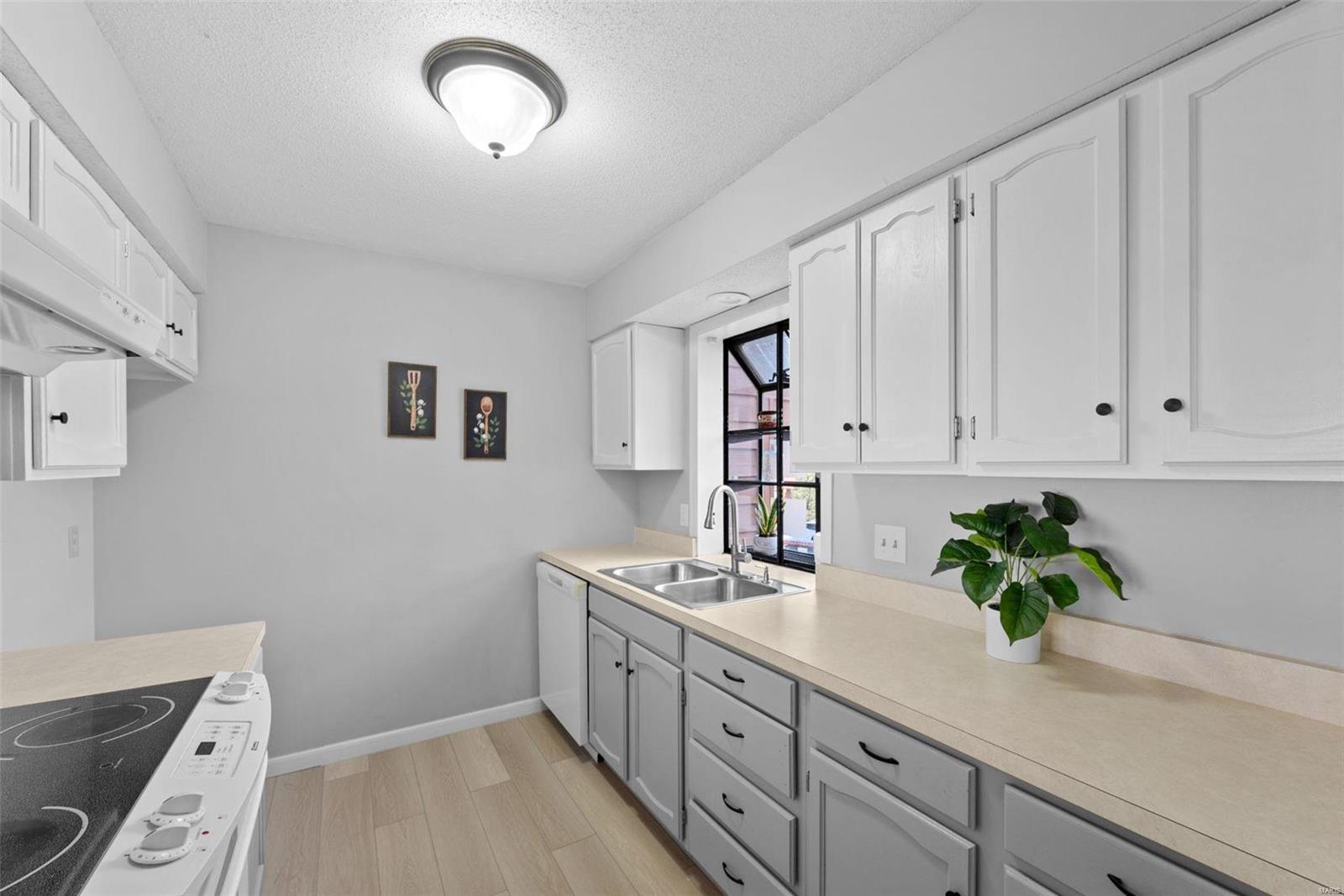 Homes for sale in Saint Charles, MO | 68 Cedar Grove Ct, Saint Charles, MO 63304 | MLS# MIS25007271