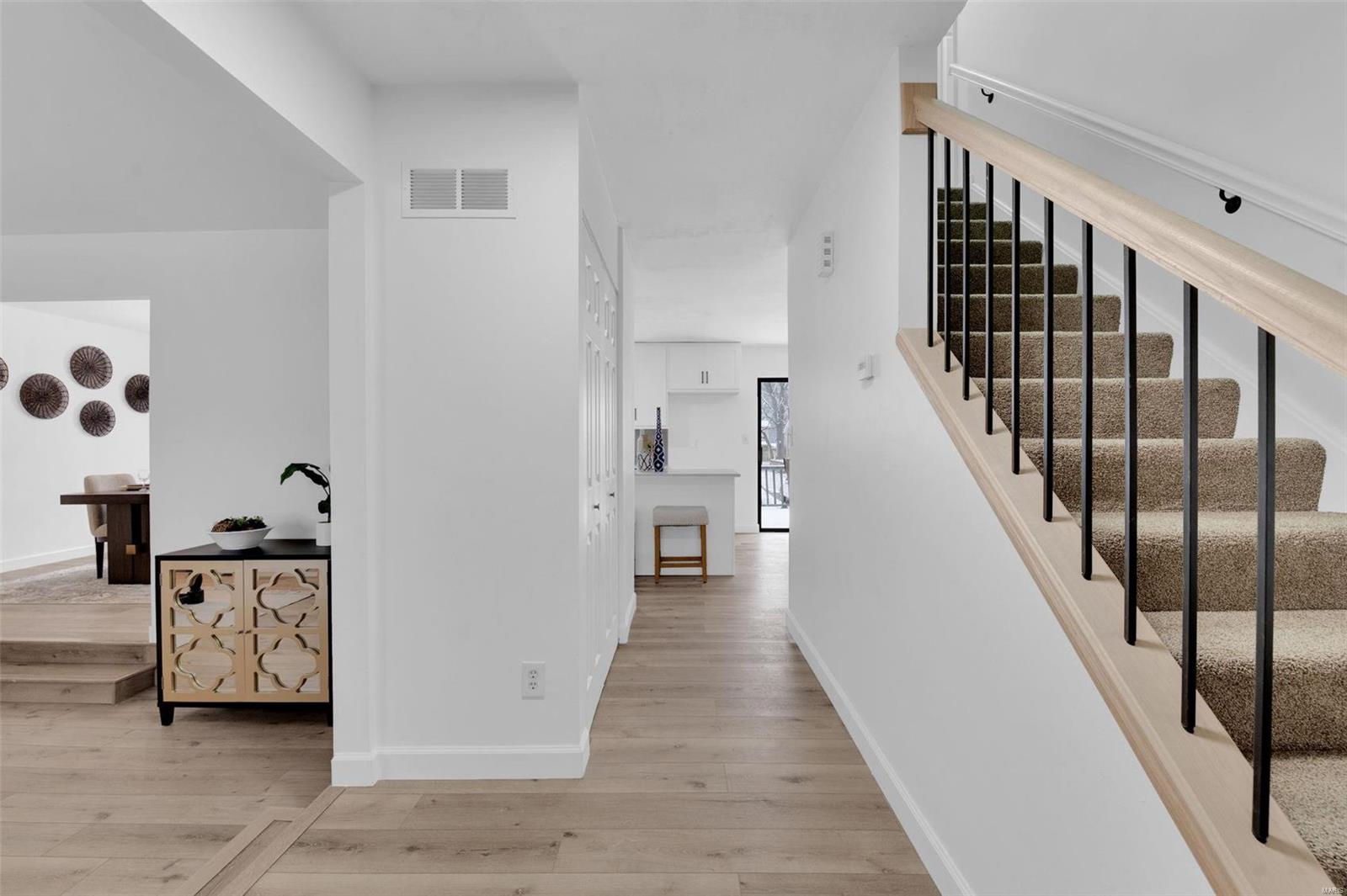 Homes for sale in Ballwin, MO | 820 Dutch Mill Dr, Ballwin, MO 63011 | MLS# MIS25007928