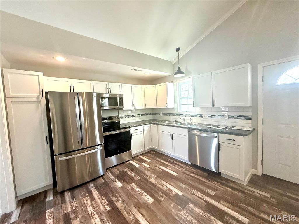 Homes for sale in Bellflower, MO | 208 S Elm St, Bellflower, MO 63333 | MLS# MIS25008143