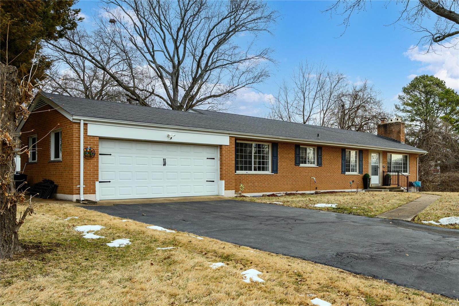 Homes for sale in St. Louis, MO | 10017 Carolynne Dr, St. Louis, MO 63128 | MLS# MIS25008582