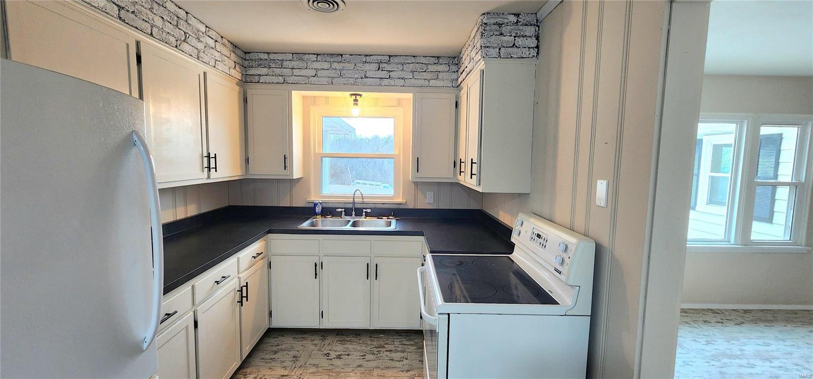 Homes for sale in Chester, IL | 1302 Opdyke St, Chester, IL 62233 | MLS# MIS25008918