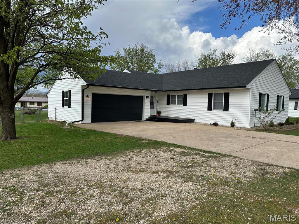 Homes for sale in Owensville, MO | 1773 Southridge Ln, Owensville, MO 65066 | MLS# MIS25008971