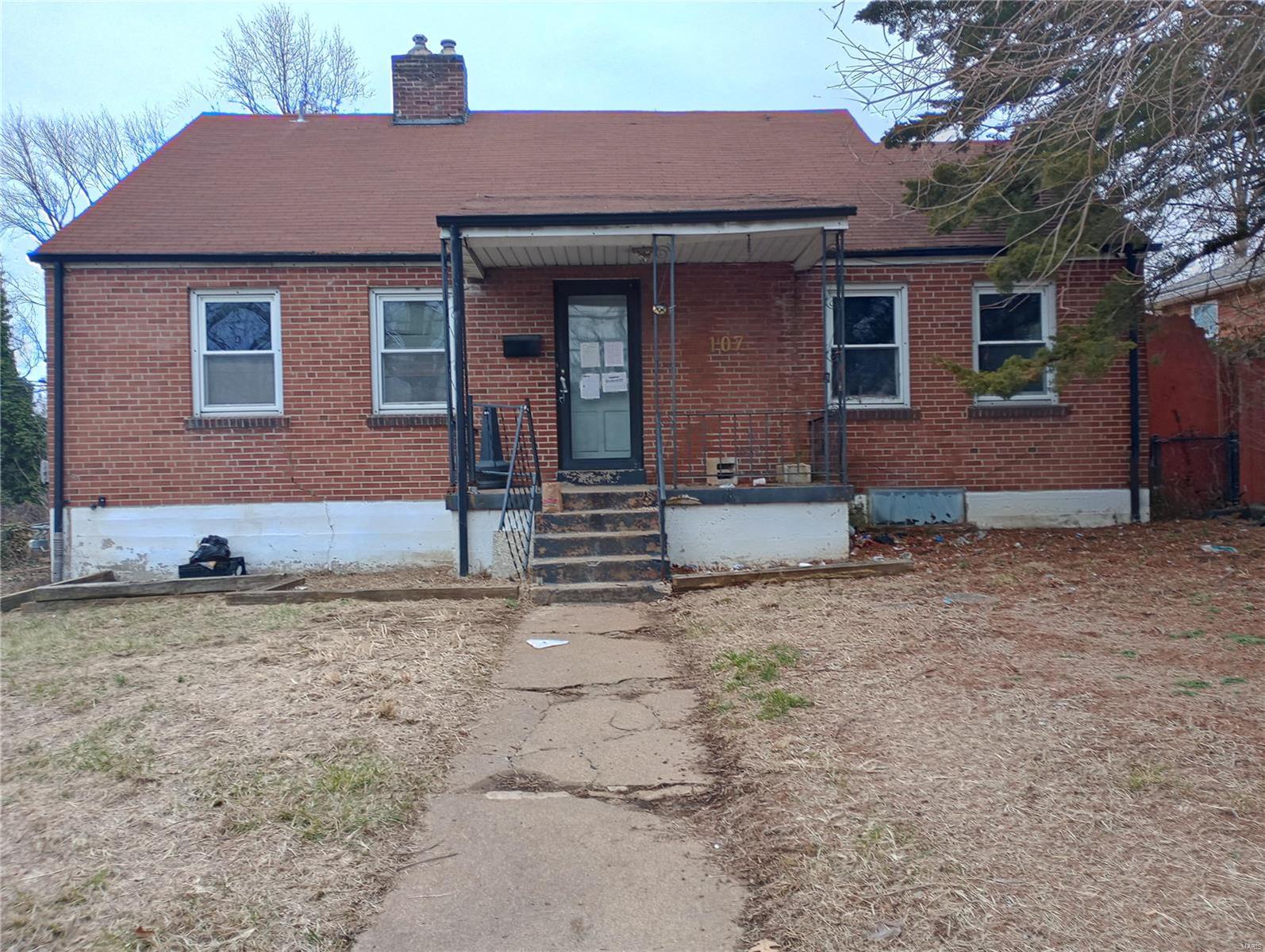 Homes for sale in Saint Louis, MO | 107 Woodstock Rd, Saint Louis, MO 63135 | MLS# MIS25008977