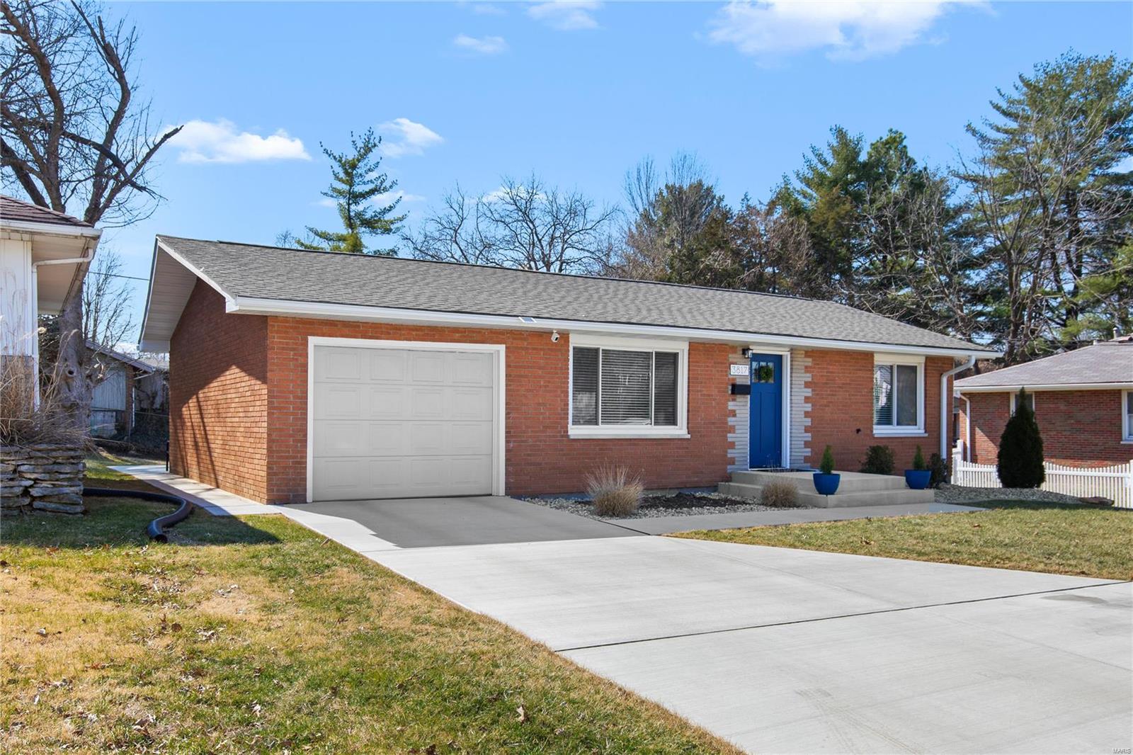 Homes for sale in Alton, IL | 3817 Oscar Ave, Alton, IL 62002 | MLS# MIS25009644