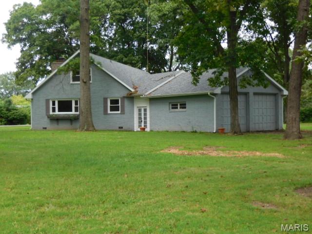 Homes for sale in Salem, IL | 300 N Lakeview Dr, Salem, IL 62881 | MLS# MIS25009710