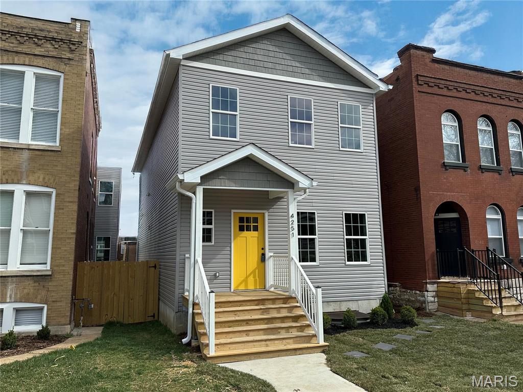 Homes for sale in Saint Louis, MO | 4251 Humphrey St, Saint Louis, MO 63116 | MLS# MIS25009912