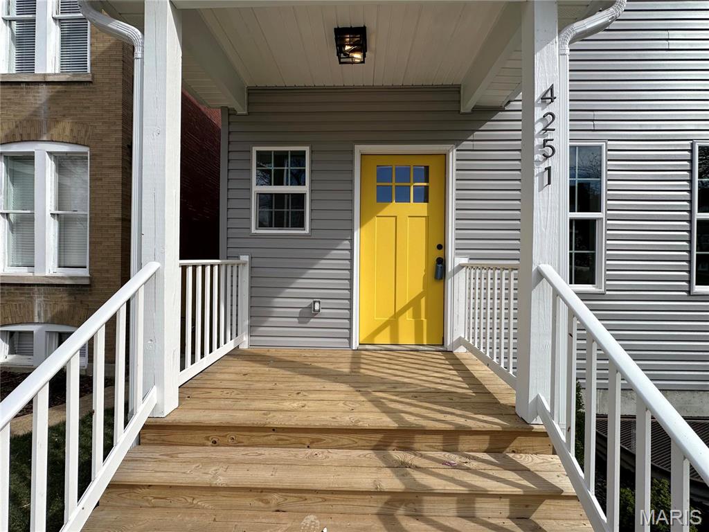 Homes for sale in Saint Louis, MO | 4251 Humphrey St, Saint Louis, MO 63116 | MLS# MIS25009912