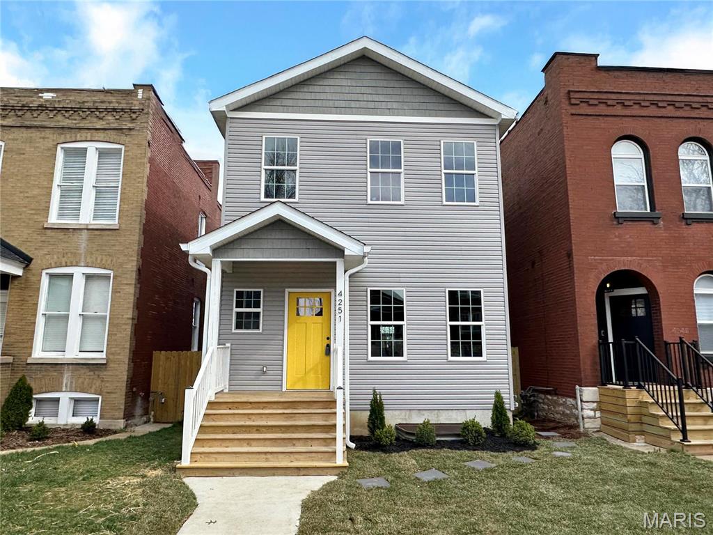 Homes for sale in Saint Louis, MO | 4251 Humphrey St, Saint Louis, MO 63116 | MLS# MIS25009912