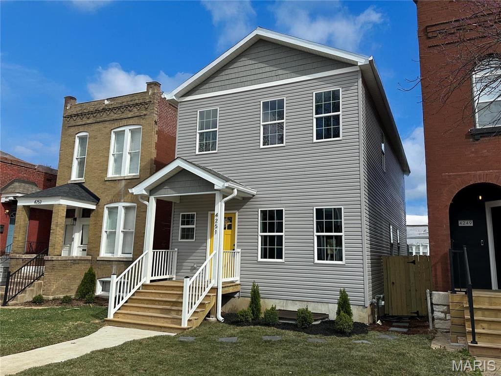 Homes for sale in Saint Louis, MO | 4251 Humphrey St, Saint Louis, MO 63116 | MLS# MIS25009912