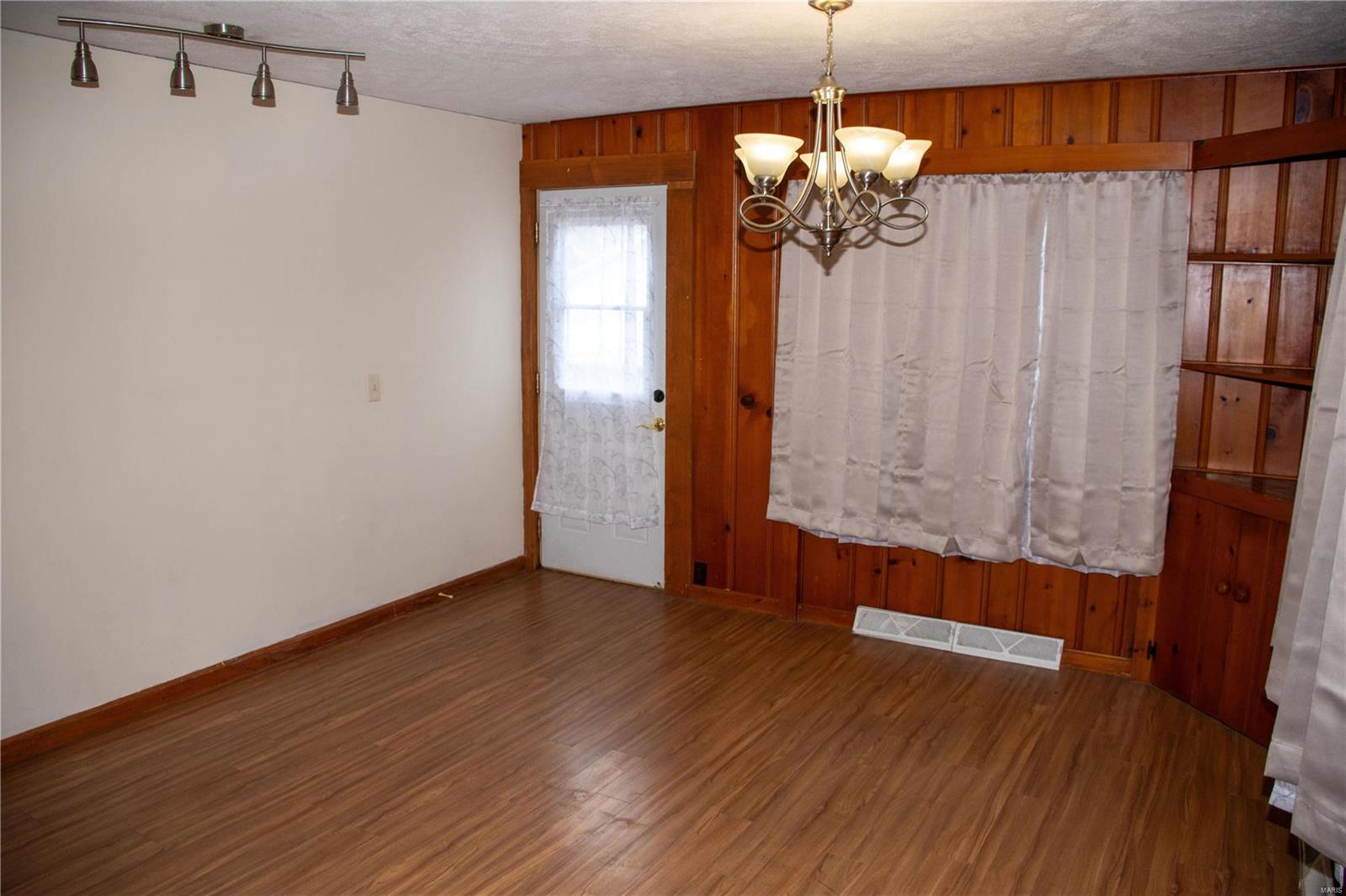 Homes for sale in Effingham, IL | 206 W Wernsing Ave, Effingham, IL 62401 | MLS# MIS25009987