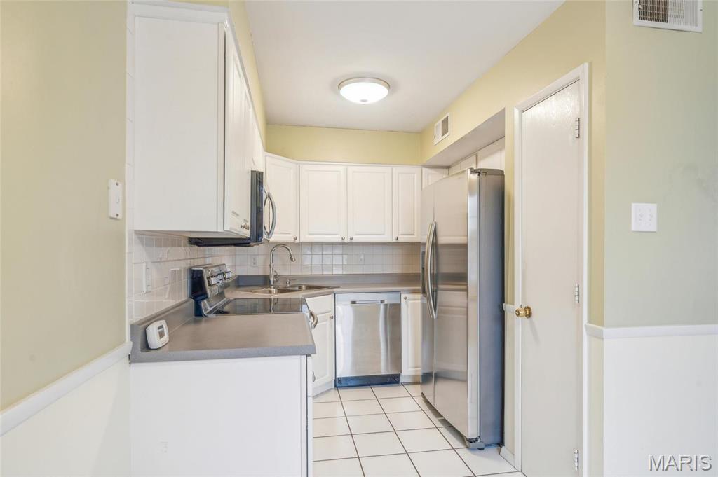 Homes for sale in Fenton, MO | 1432 Vadera Ct, Fenton, MO 63026 | MLS# MIS25010085