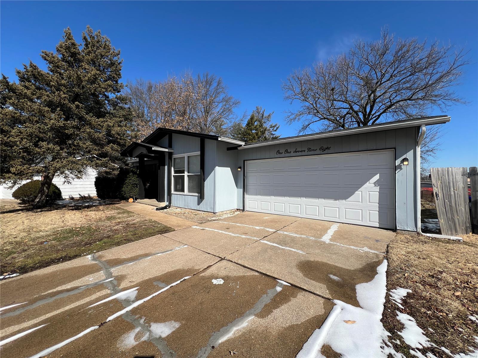 Homes for sale in Florissant, MO | 11798 Vizcuya Ct, Florissant, MO 63033 | MLS# MIS25011577