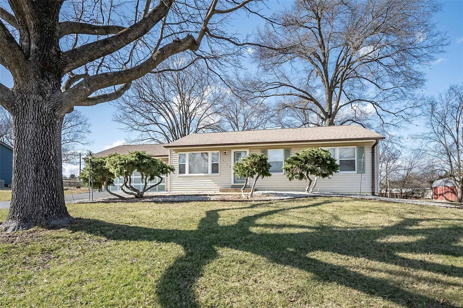 Homes for sale in Ballwin, MO | 617 Barton Ln, Ballwin, MO 63021 | MLS# MIS25011996