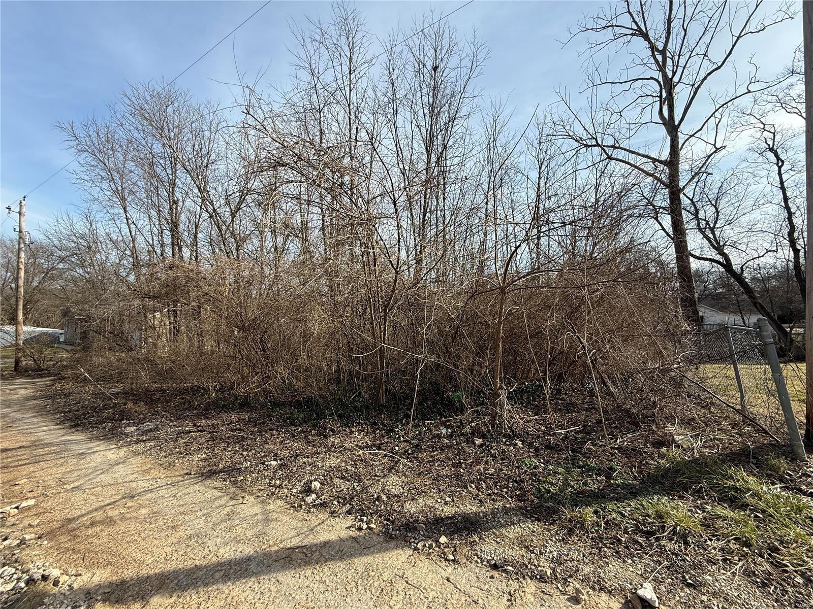 Homes for sale in Gray Summit, MO | 314 Oak Dr, Gray Summit, MO 63039 | MLS# MIS25012526