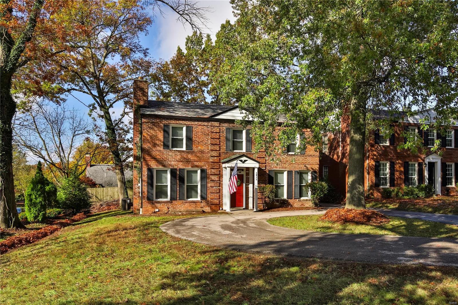 Homes for sale in Saint Louis, MO | 1011 S Mcknight Rd, Saint Louis, MO 63117 | MLS# MIS25012687