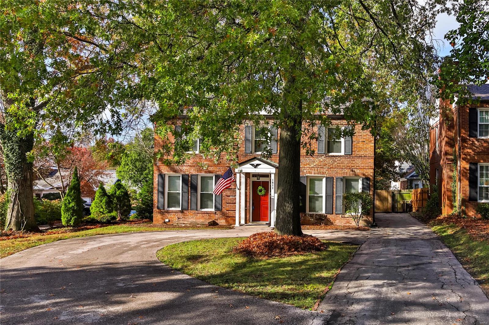 Homes for sale in Saint Louis, MO | 1011 S Mcknight Rd, Saint Louis, MO 63117 | MLS# MIS25012687