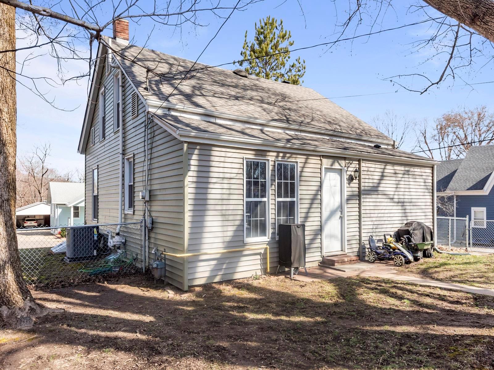 Homes for sale in O'fallon, IL | 401 W 3Rd St, O'fallon, IL 62269 | MLS# MIS25012713