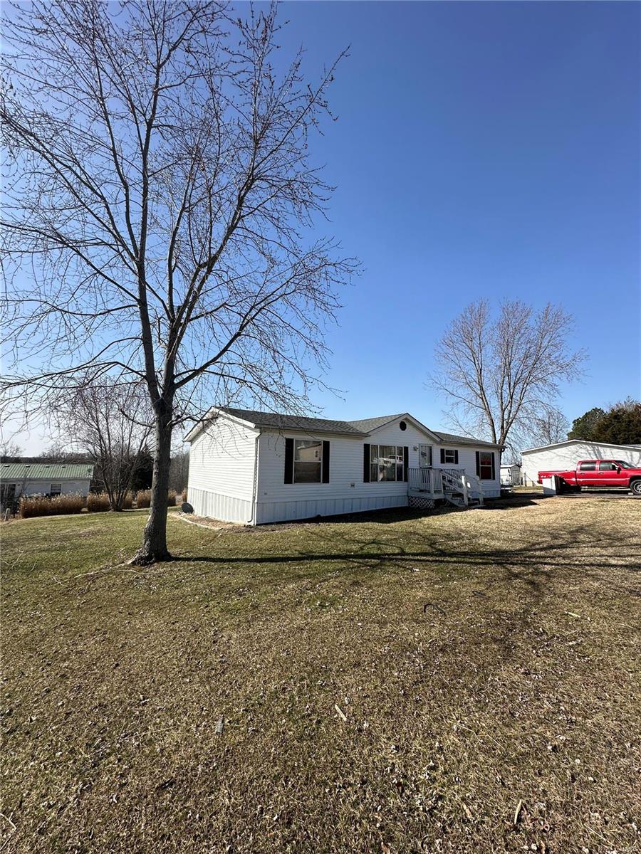 Homes for sale in Villa Ridge, MO | 318 Valleyview Dr, Villa Ridge, MO 63089 | MLS# MIS25012787