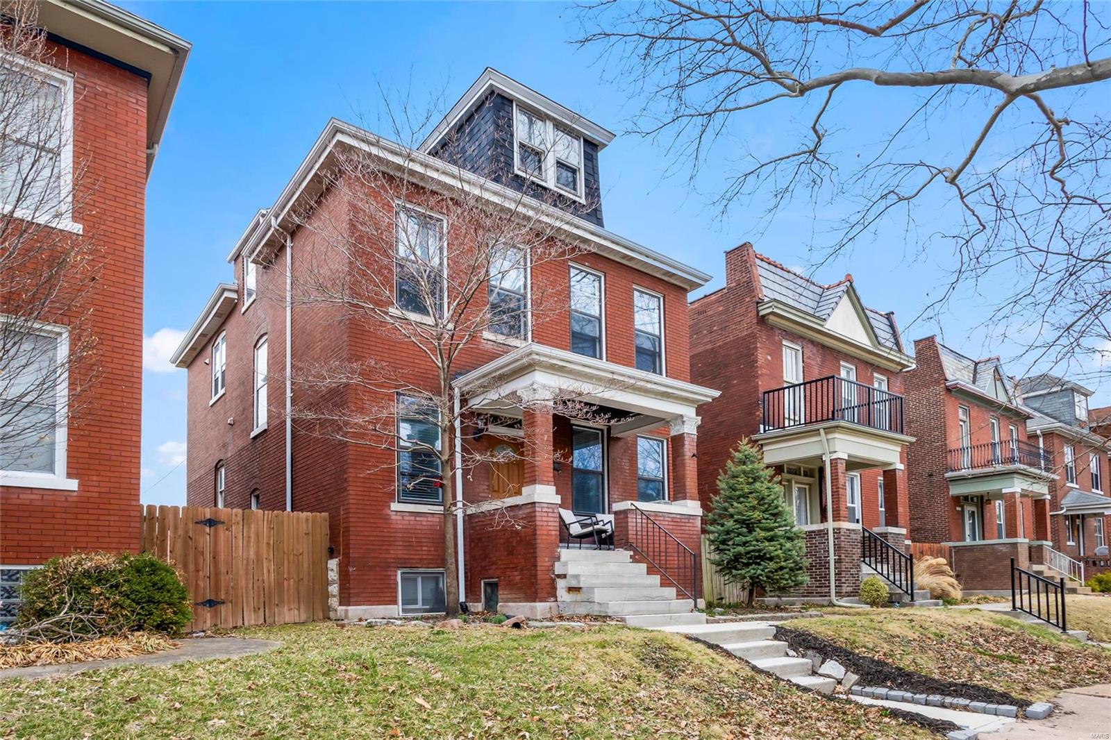 Homes for sale in St. Louis, MO | 727 Dover Pl, St. Louis, MO 63111 | MLS# MIS25013064