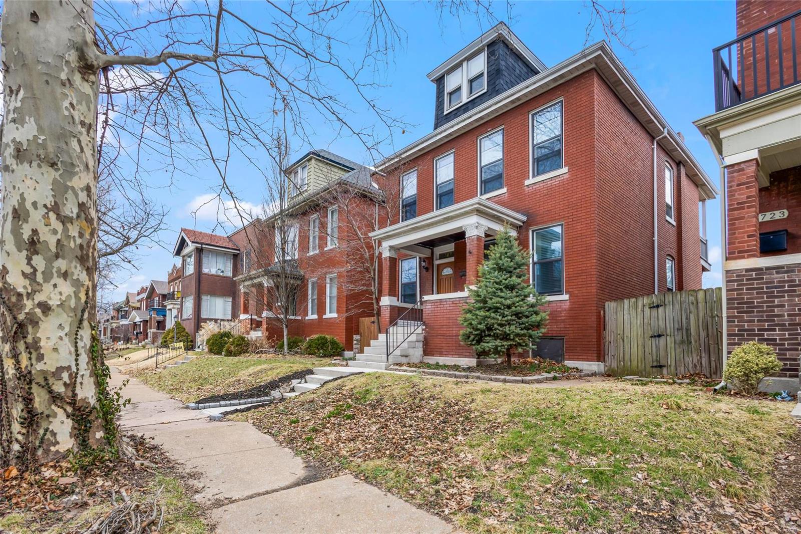 Homes for sale in St. Louis, MO | 727 Dover Pl, St. Louis, MO 63111 | MLS# MIS25013064