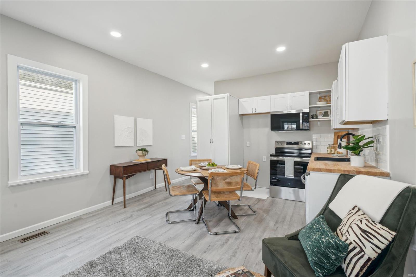 Homes for sale in Saint Louis, MO | 4338 Humphrey St, Saint Louis, MO 63116 | MLS# MIS25013147