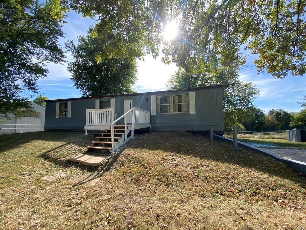 Homes for sale in Wellsville, MO | 400 Shakelford St, Wellsville, MO 63384 | MLS# MIS25013228