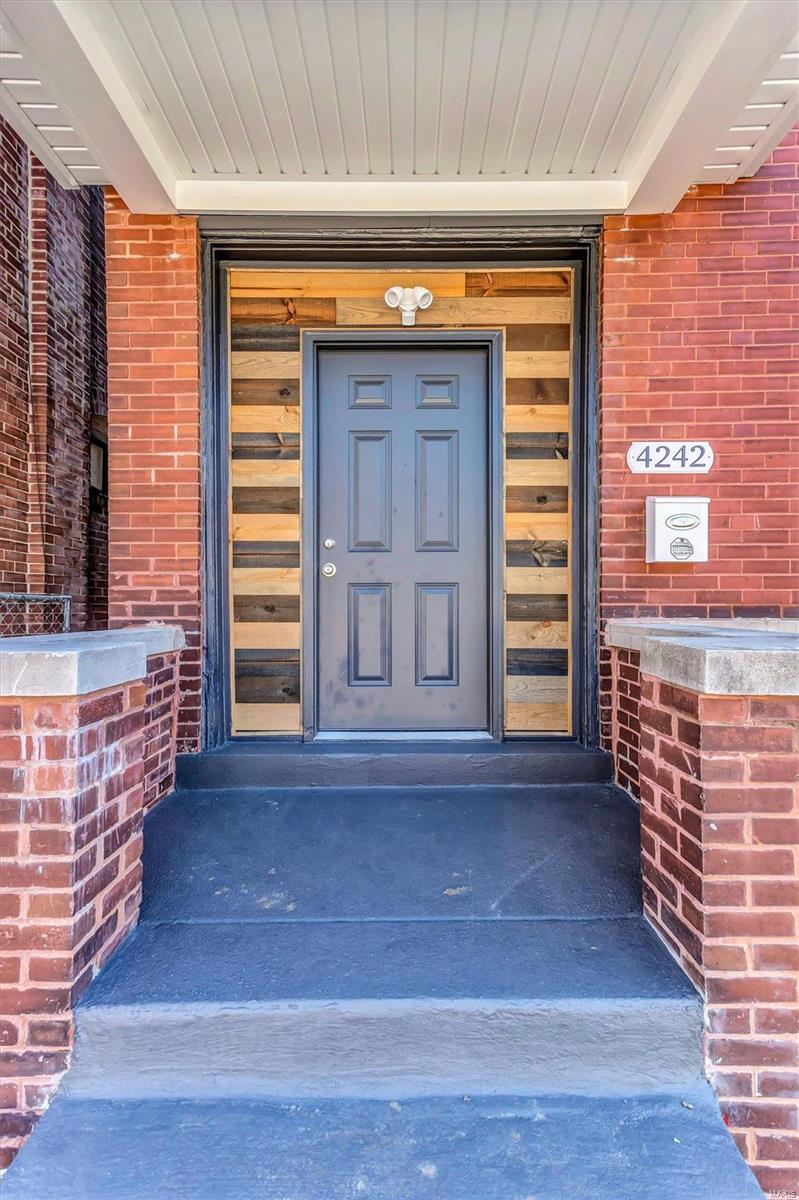 Homes for sale in Saint Louis, MO | 4242 Oregon Ave, Saint Louis, MO 63111 | MLS# MIS25013302