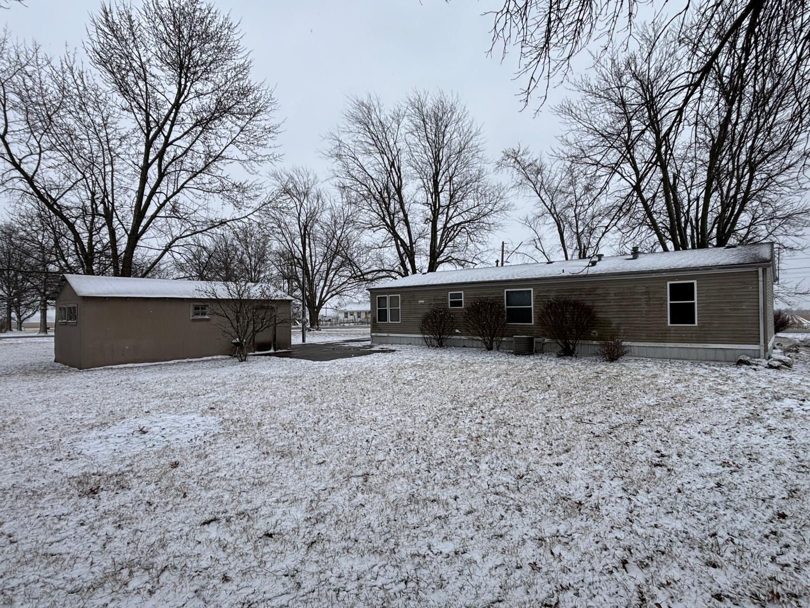 Homes for sale in Shelbina, MO | 504 E Mill Street, Shelbina, MO 63468 | MLS# MIS25013304