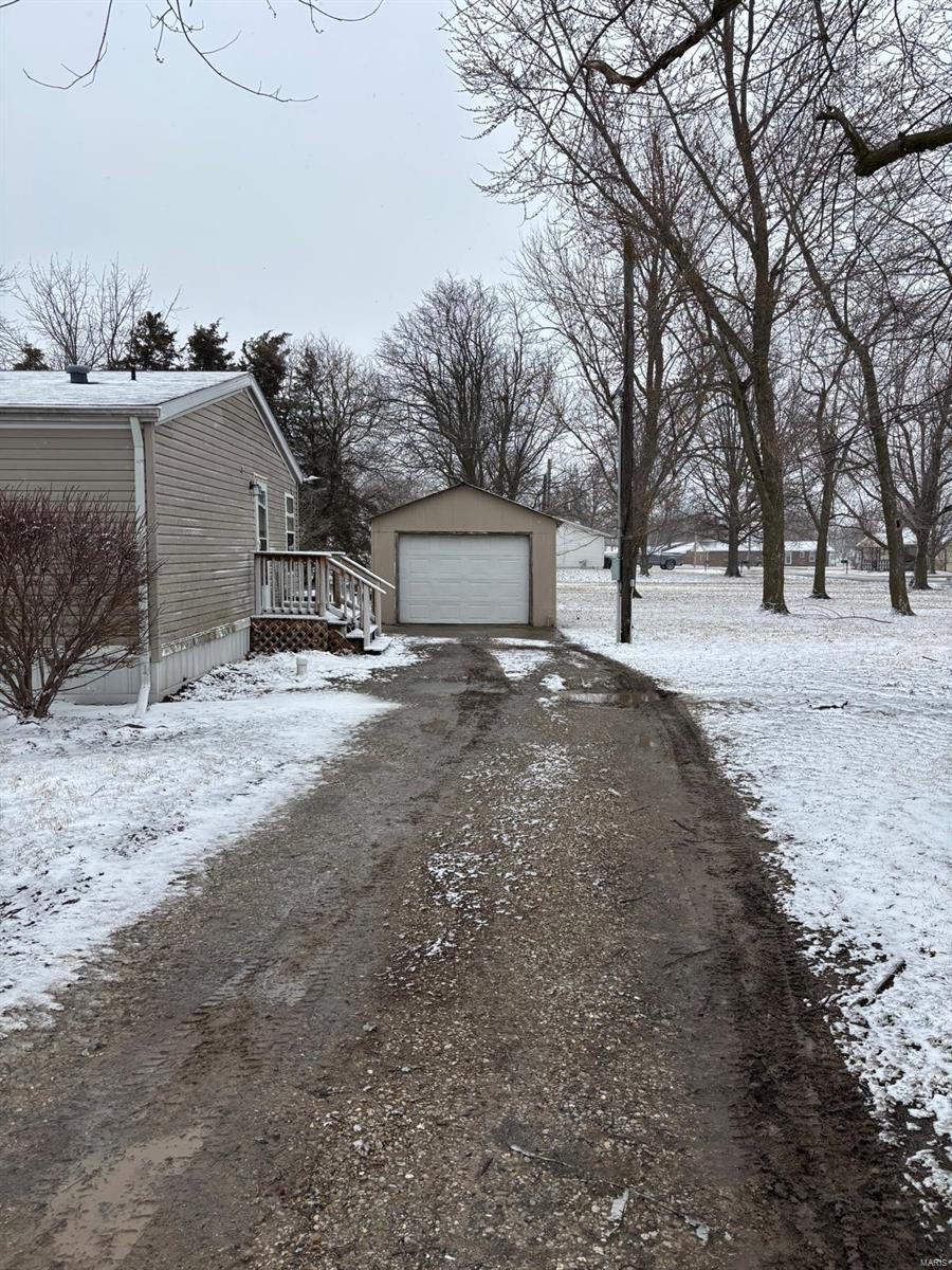 Homes for sale in Shelbina, MO | 504 E Mill Street, Shelbina, MO 63468 | MLS# MIS25013304