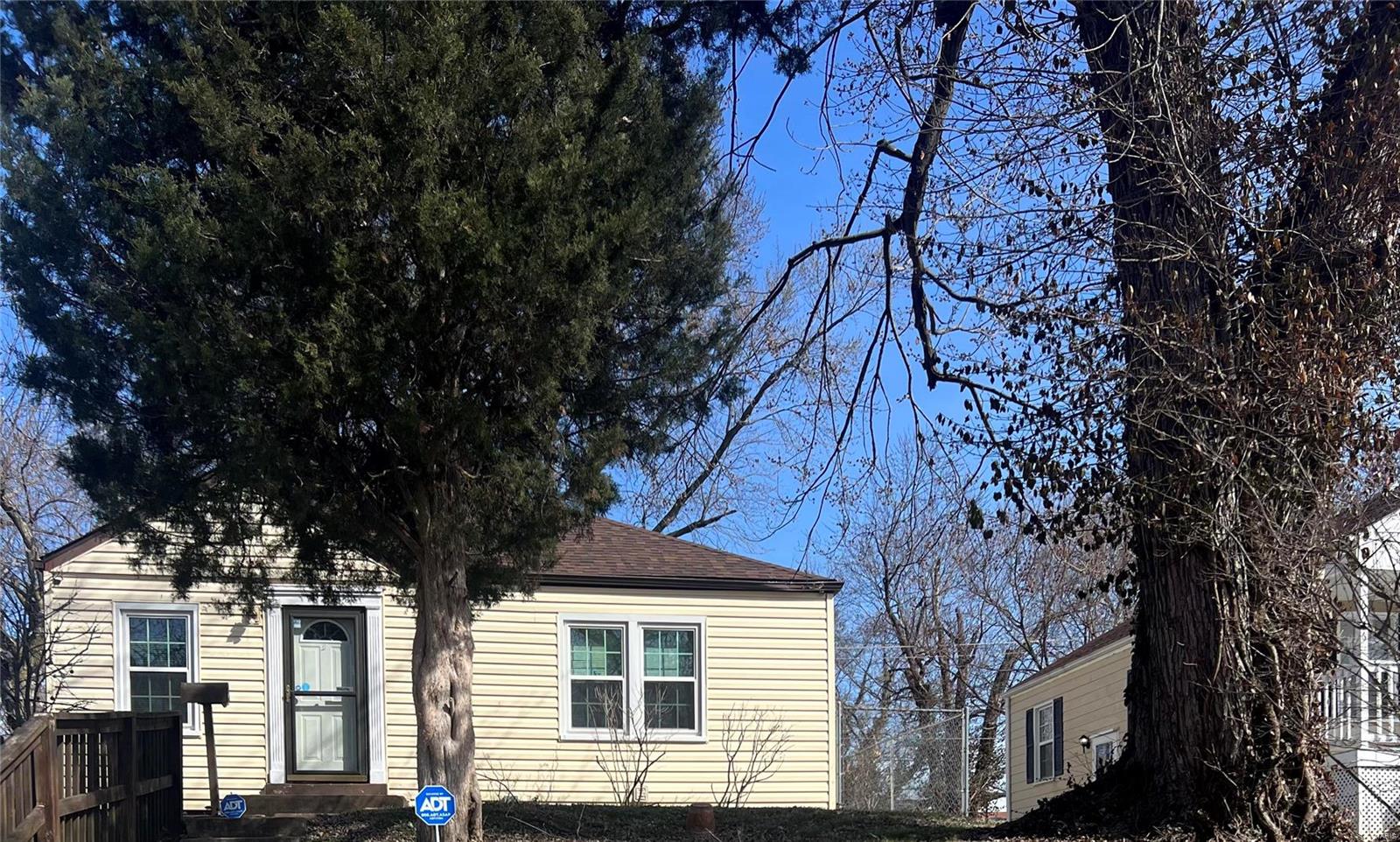 Homes for sale in Berkeley, MO | 6740 Torlina Dr, Berkeley, MO 63134 | MLS# MIS25013418