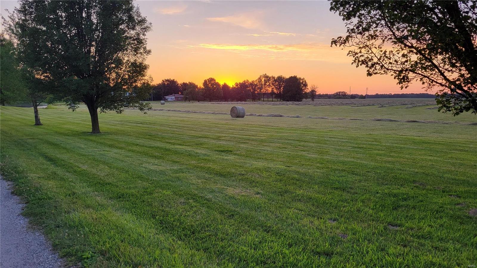 Homes for sale in Dorsey, IL | 6234 Renken Rd, Dorsey, IL 62021 | MLS# MIS25014082