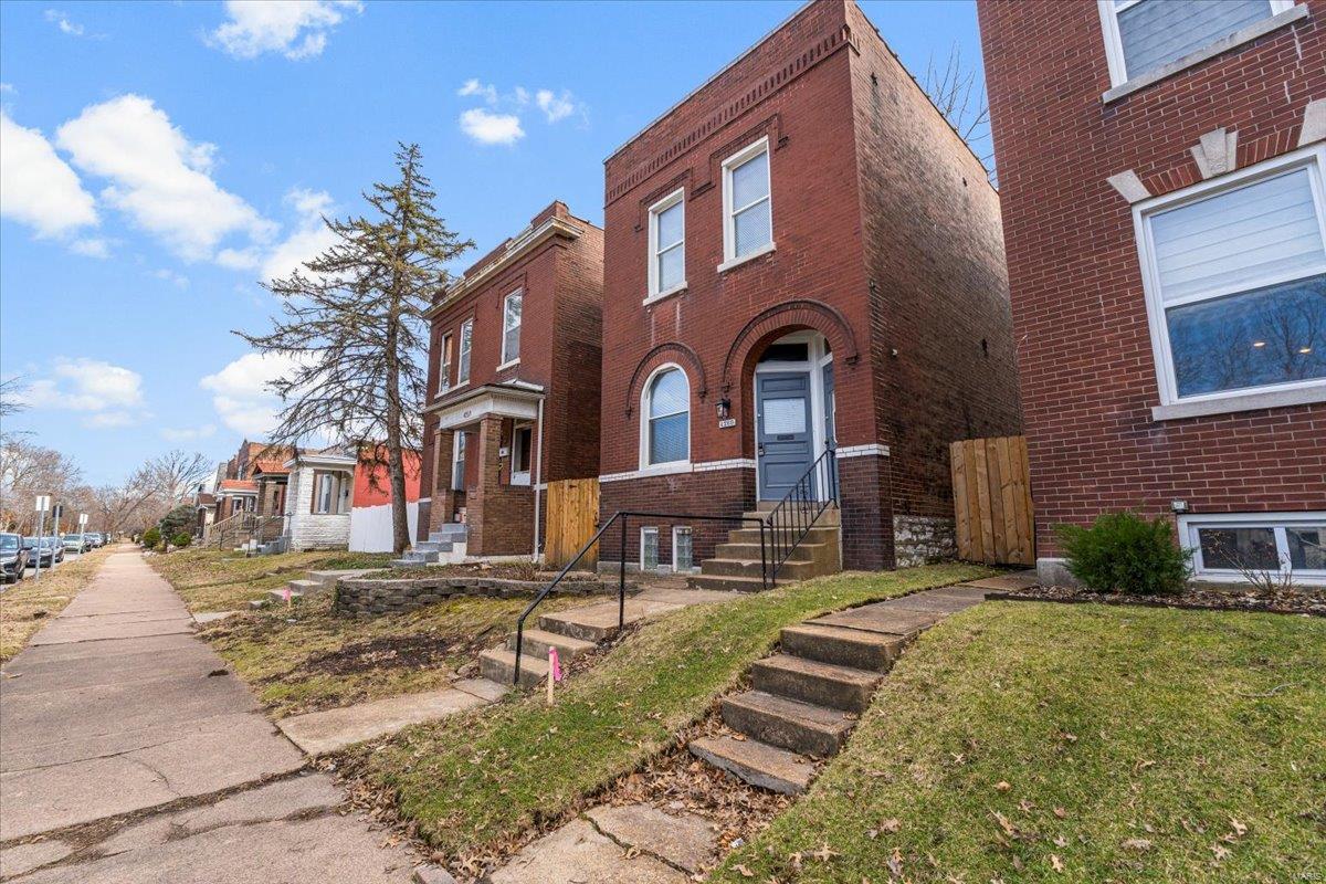 Homes for sale in Saint Louis, MO | 4260 Connecticut St, Saint Louis, MO 63116 | MLS# MIS25014259