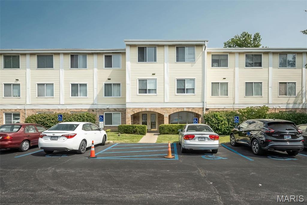 Homes for sale in St. Louis, MO | 942 Guelbreth Ln #112, St. Louis, MO 63141 | MLS# MIS25014306