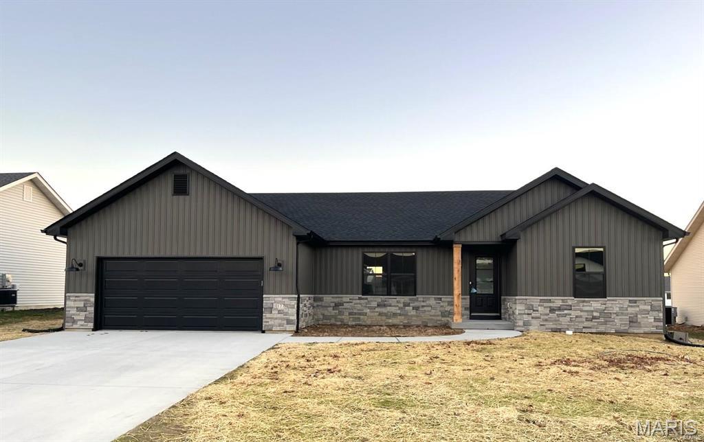 Homes for sale in Moro, IL | 127 Bayport Dr, Moro, IL 62067 | MLS# MIS25015514