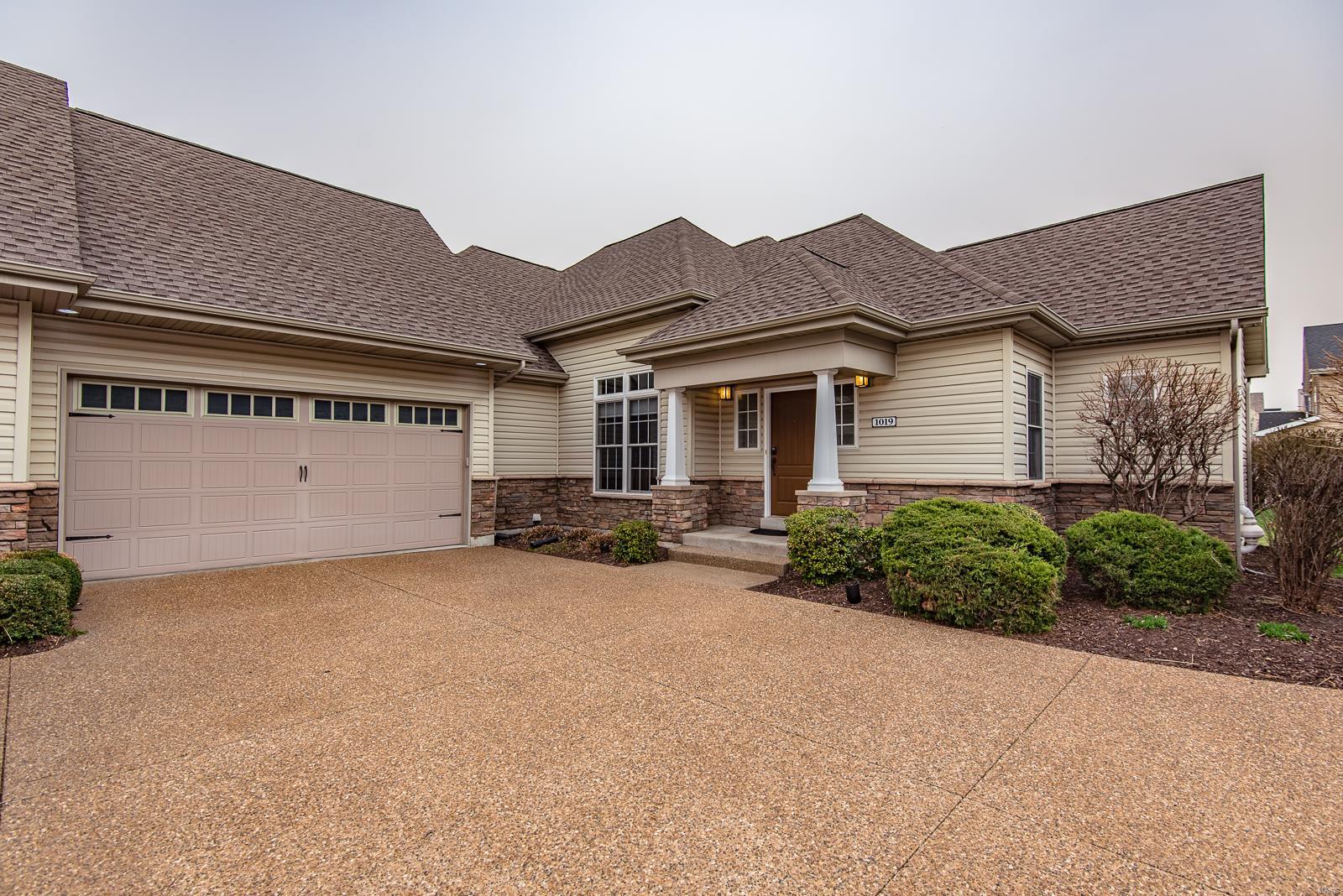 1st image of 1019 Harmony Lake Pkwy, Saint Peters, MO 63376 | MLS# MIS25016481