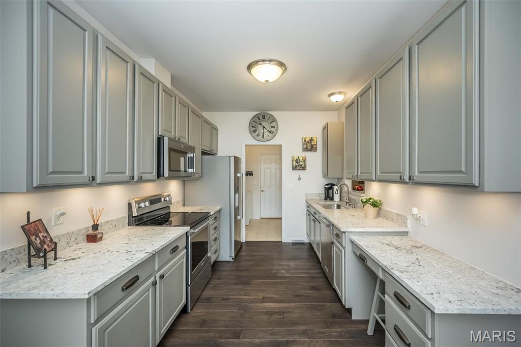 Homes for sale in Ballwin, MO | 453 Wildflower Ct, Ballwin, MO 63021 | MLS# MIS25017514