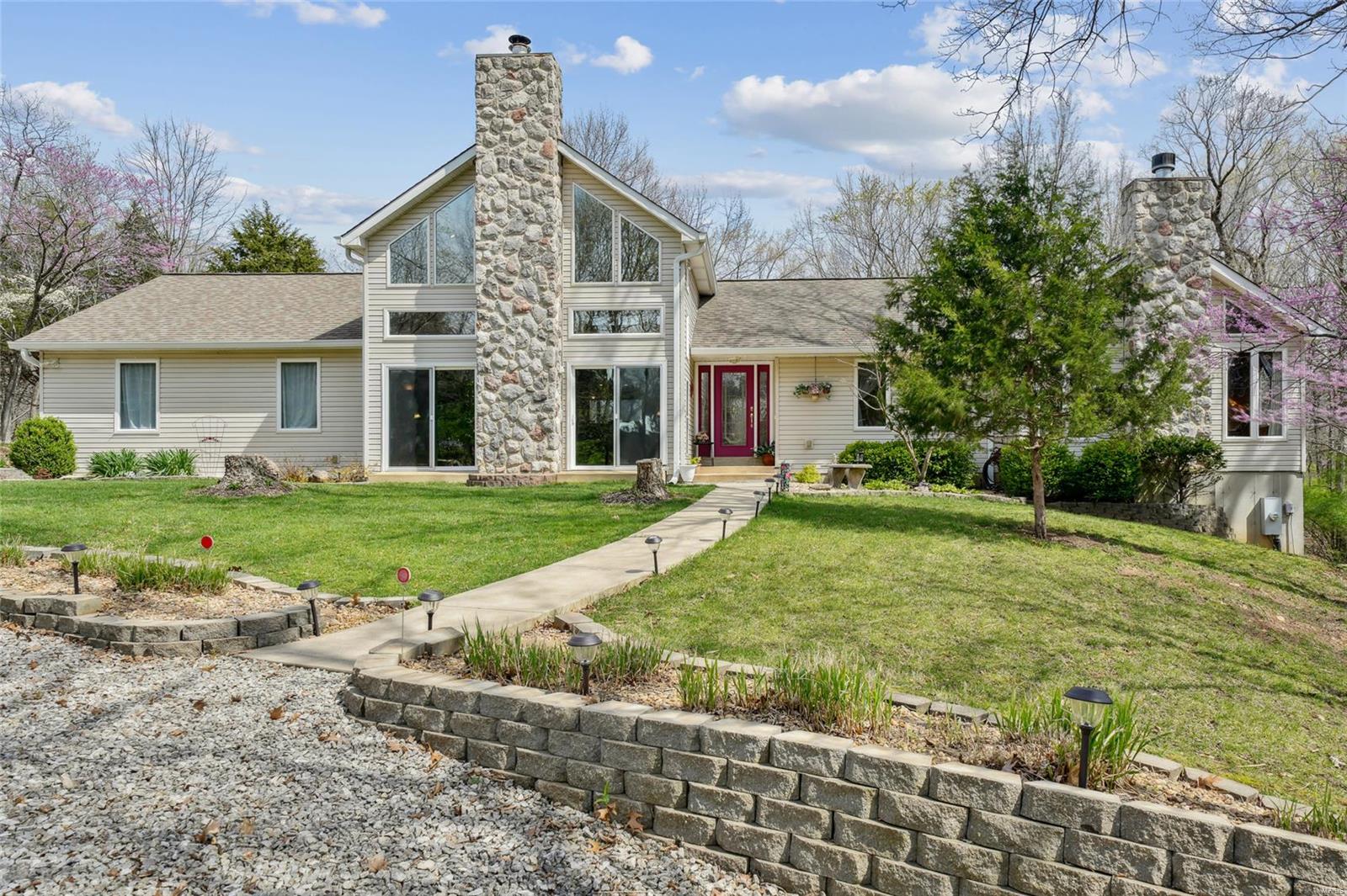 Homes for sale in Fenton, MO | 850 Stacey Ln, Fenton, MO 63026 | MLS# MIS25017972