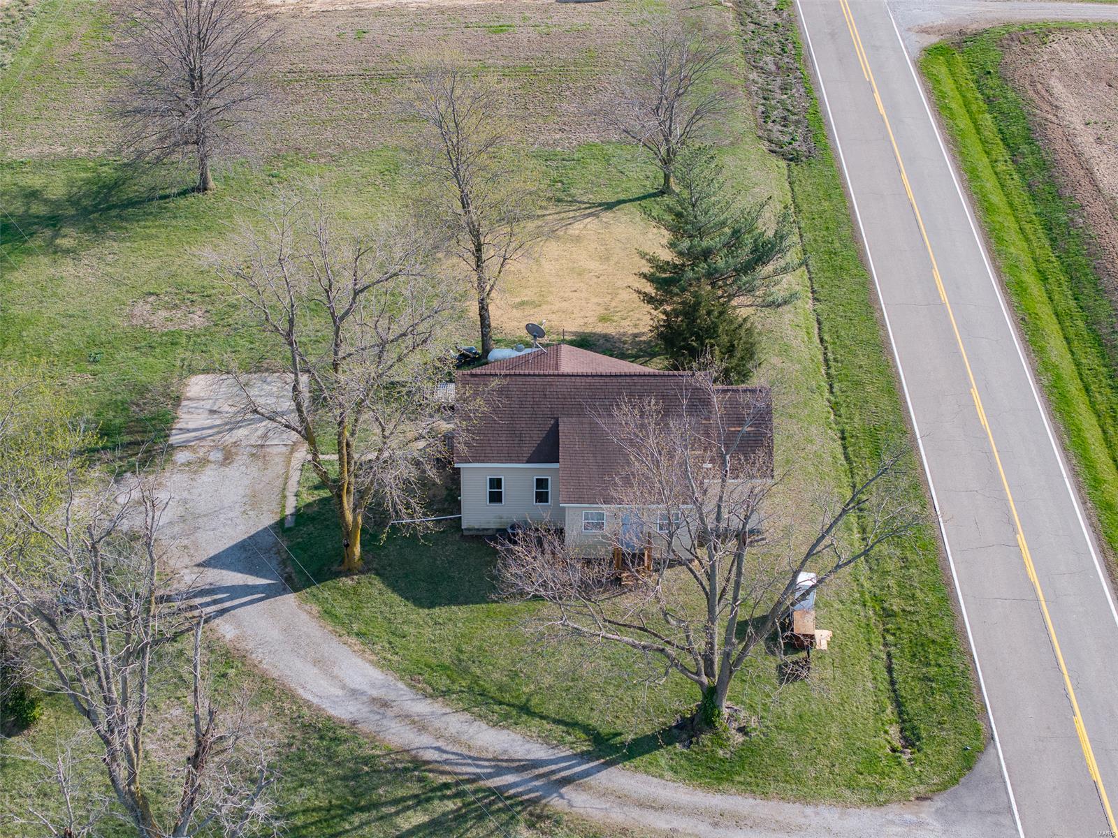 Homes for sale in Pinckneyville, IL | 3914 New Church Rd, Pinckneyville, IL 62274 | MLS# MIS25018690