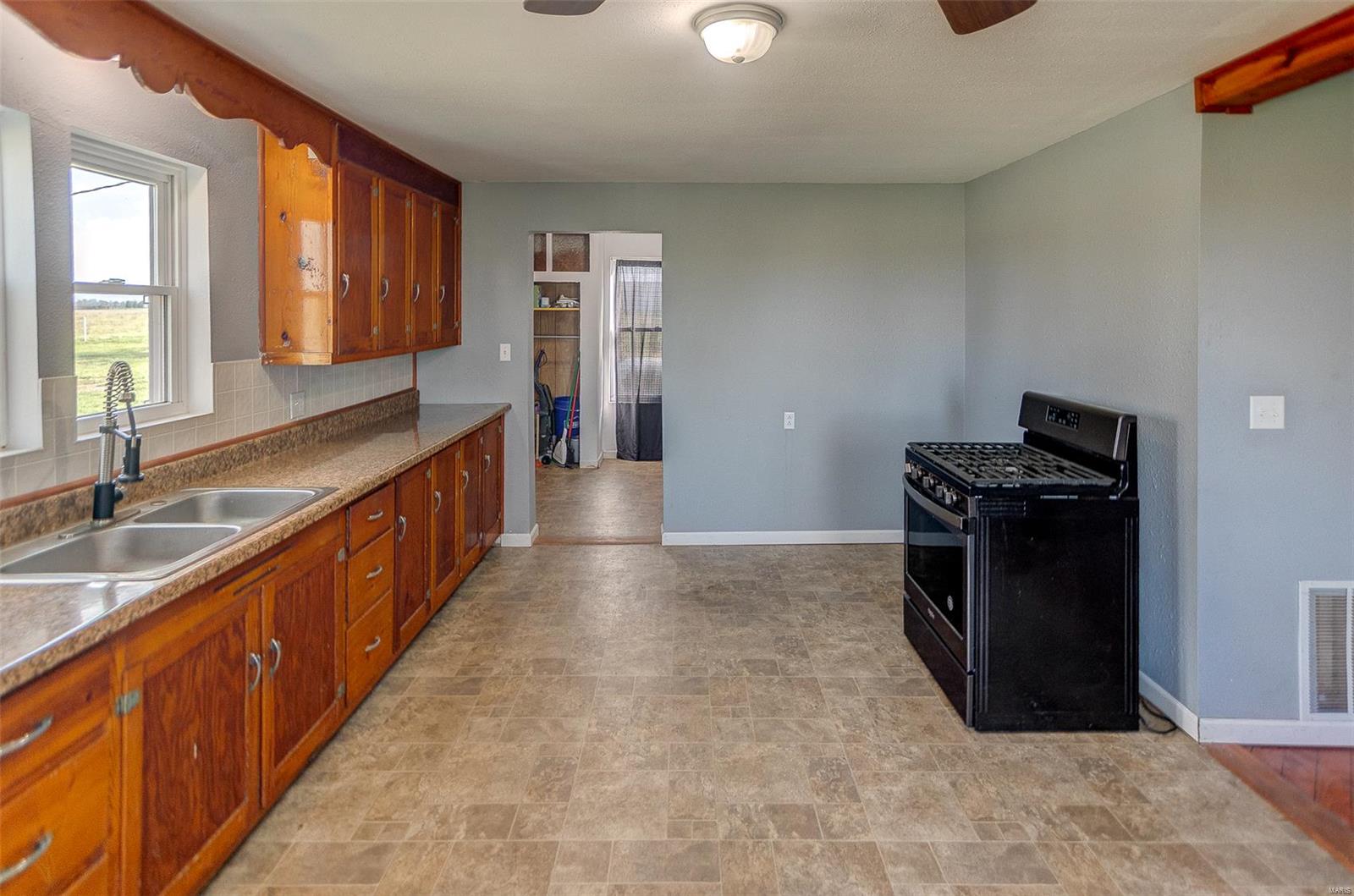 Homes for sale in Pinckneyville, IL | 3914 New Church Rd, Pinckneyville, IL 62274 | MLS# MIS25018690