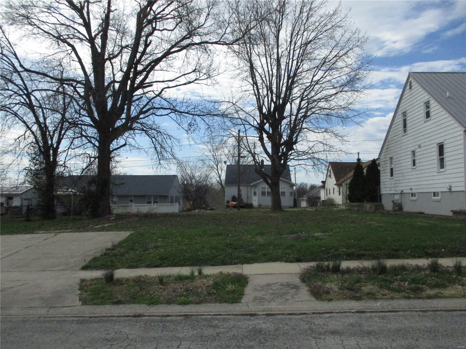 Homes for sale in Chester, IL | 24 Washington Blvd, Chester, IL 62233 | MLS# MIS25019019