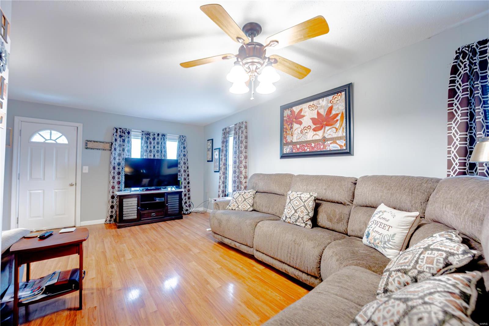 Homes for sale in Jerseyville, IL | 219 W County Rd, Jerseyville, IL 62052 | MLS# MIS25019358