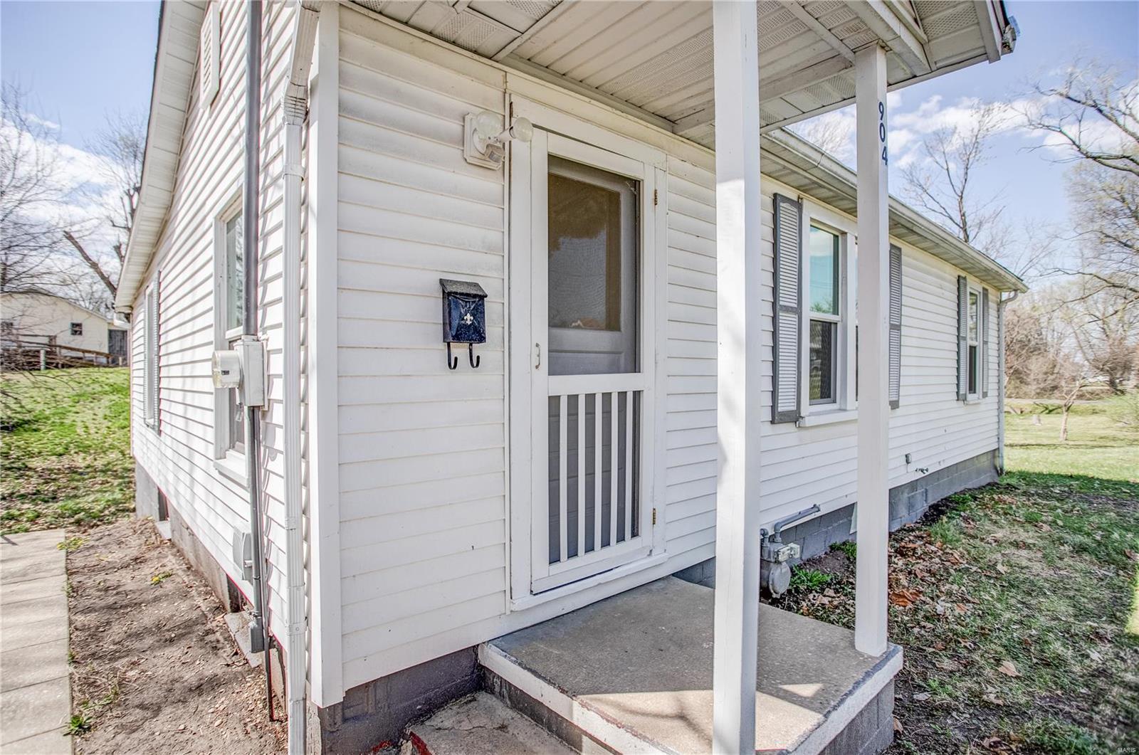 Homes for sale in Jerseyville, IL | 904 N Liberty St, Jerseyville, IL 62052 | MLS# MIS25019561