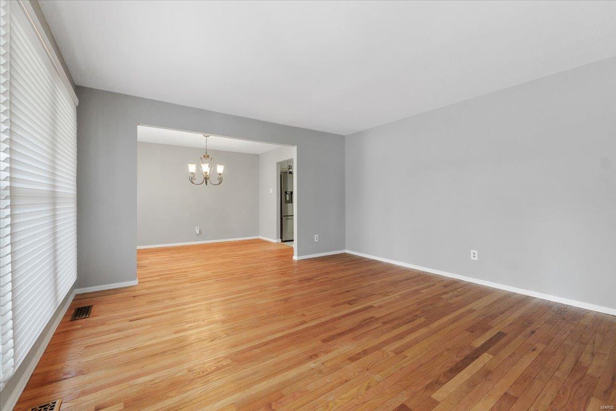 Homes for sale in Florissant, MO | 5 Calderabby Rd, Florissant, MO 63033 | MLS# MIS25020135