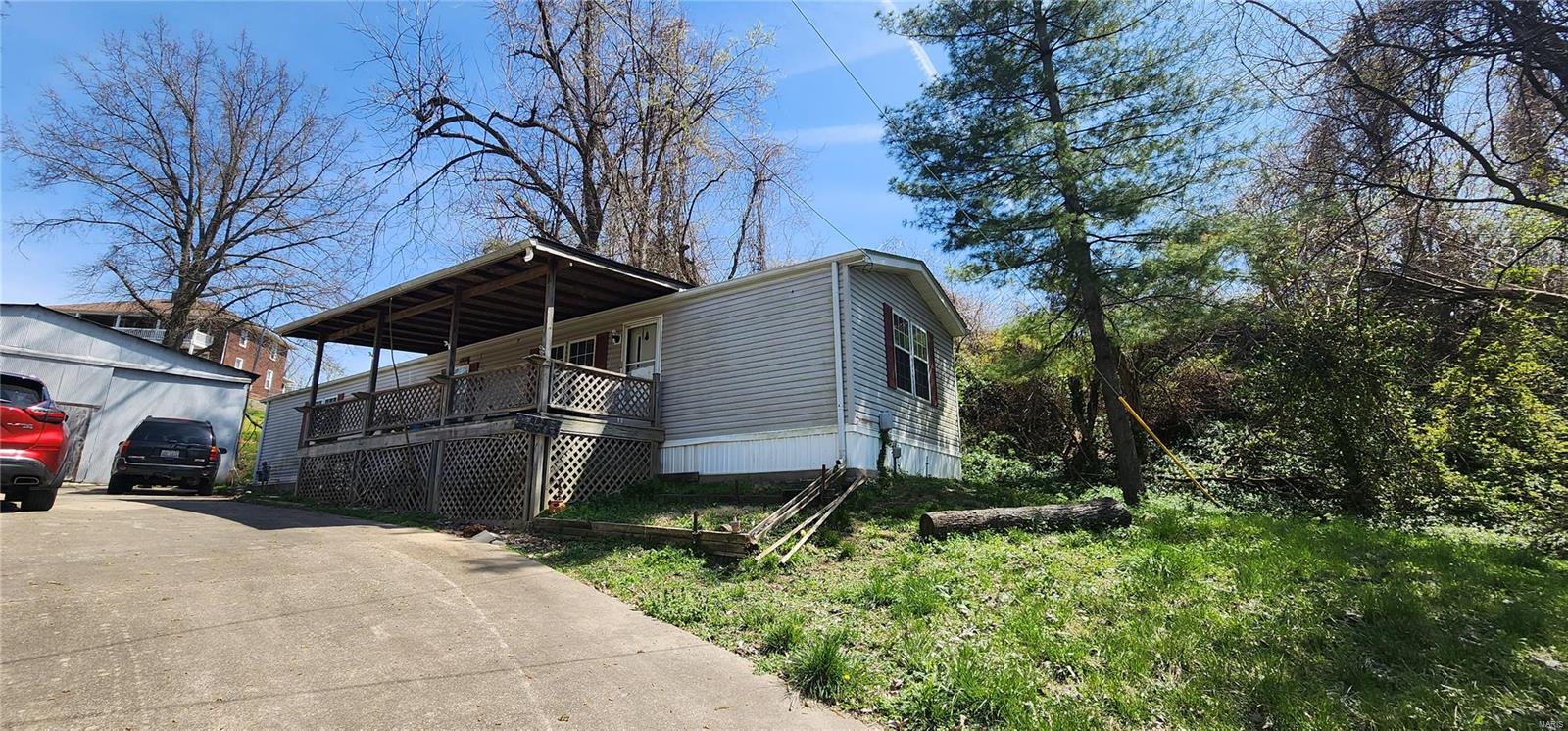 Homes for sale in Chester, IL | 806 Cedar St, Chester, IL 62233 | MLS# MIS25020521